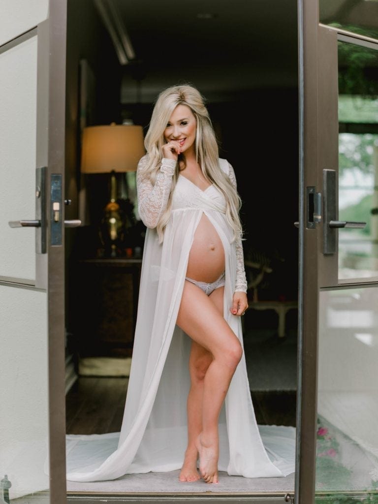 perfect maternity photoshoot gown