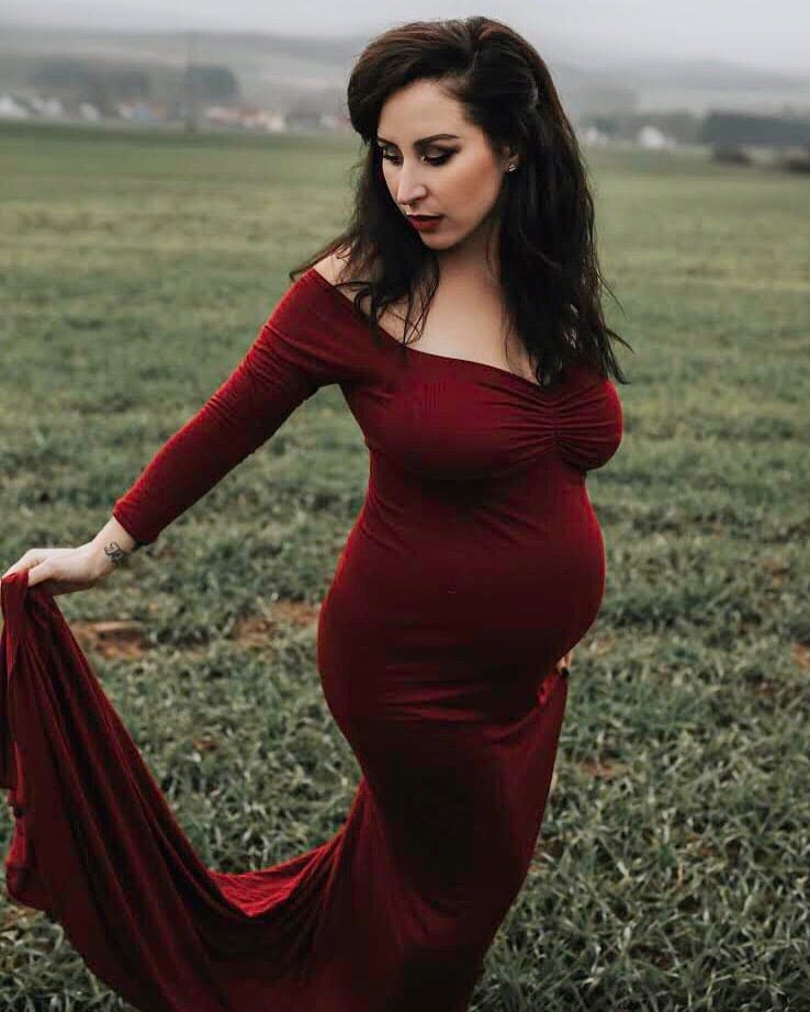 winter maternity photoshoot