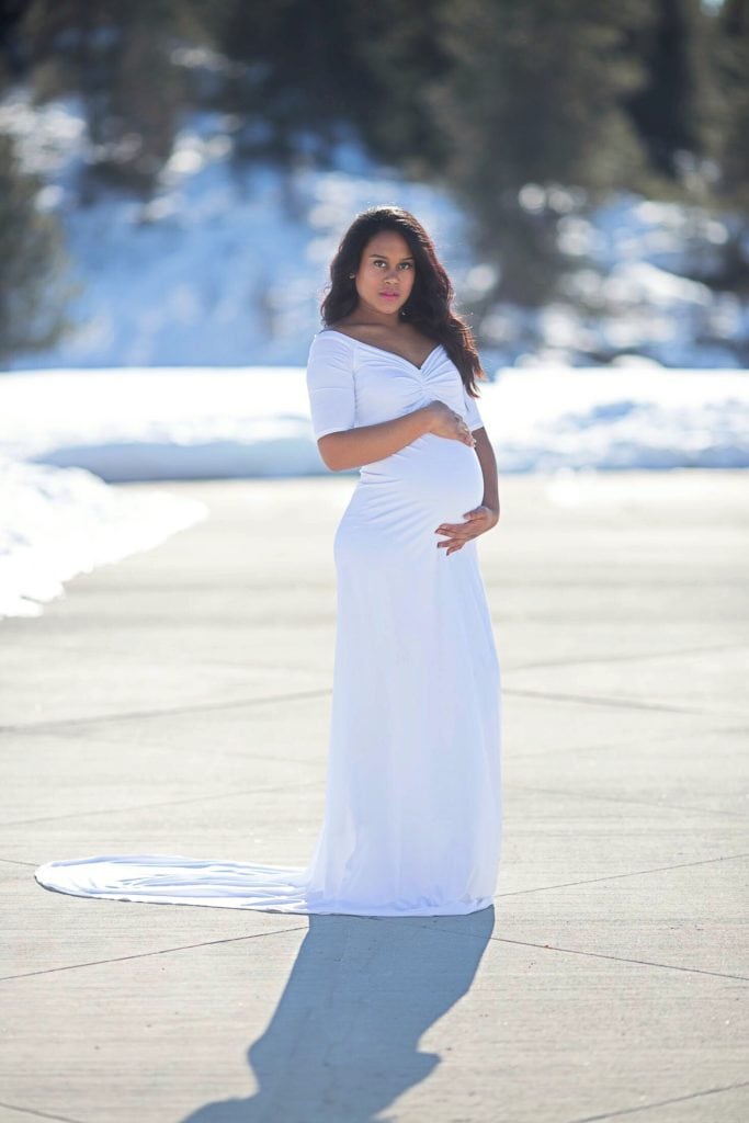 winter maternity photoshoot