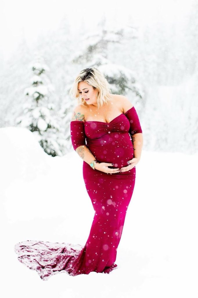 winter maternity photoshoot