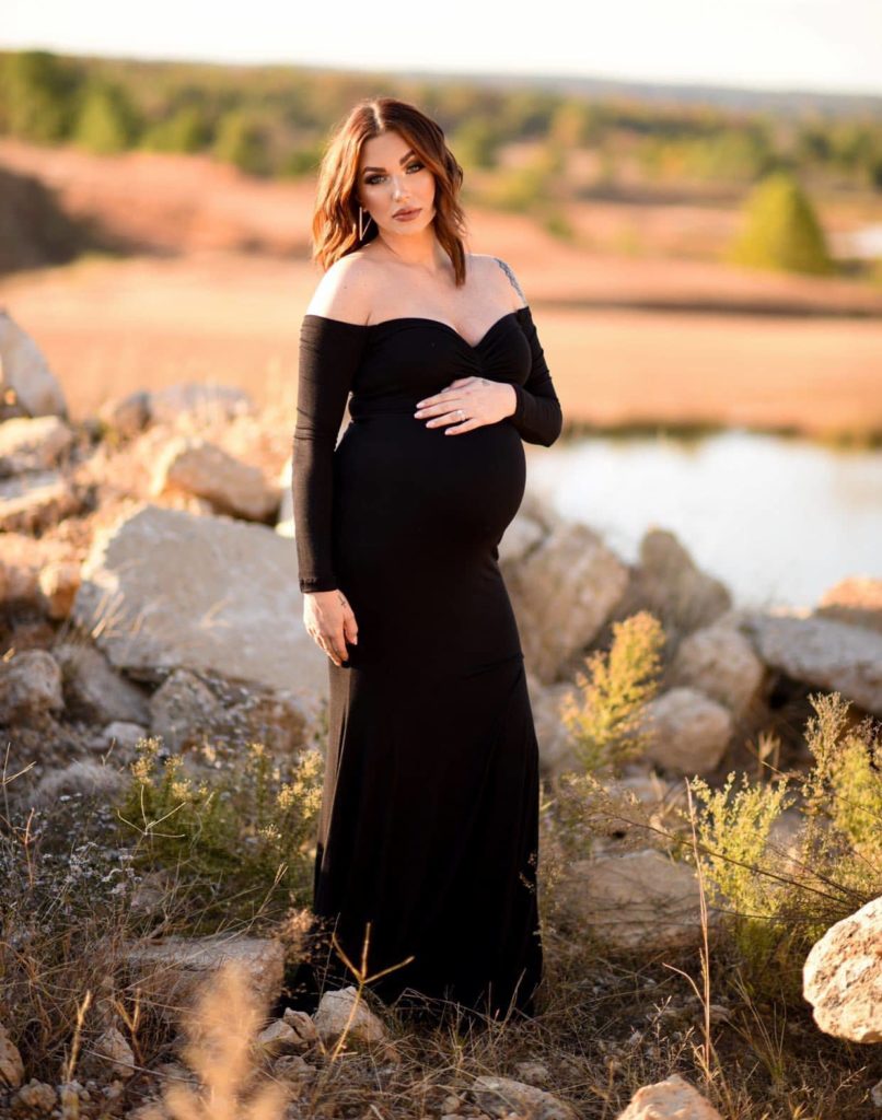 Fall Maternity Photoshoot Ideas- Sexy Mama Maternity