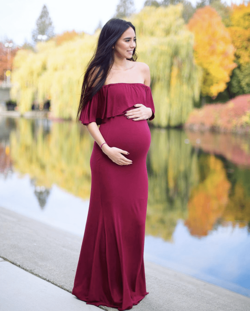 A 14 Hour Drive for Maternity Pictures | Military Maternity Pose Ideas