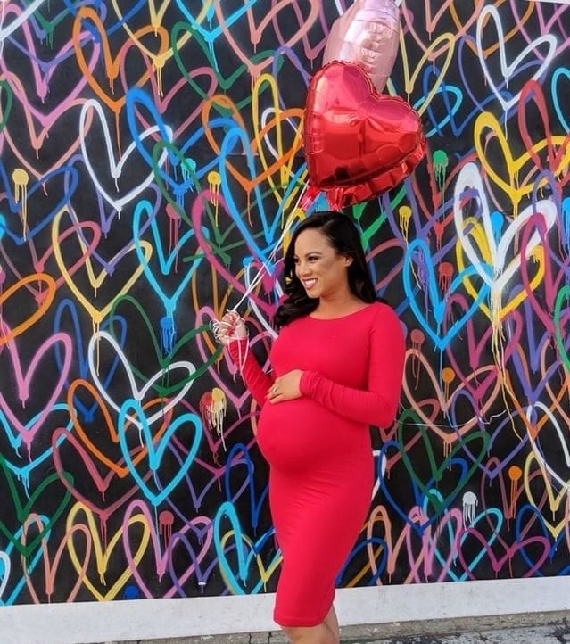 On Wednesdays, we wear pink. #happyvalentinesday #maternitystyle  #maternityworkout