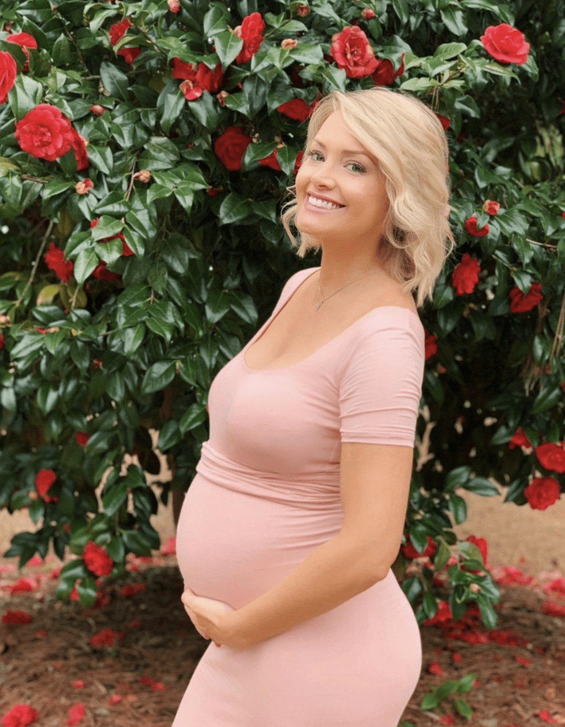 Valentine’s Day Maternity Outfits