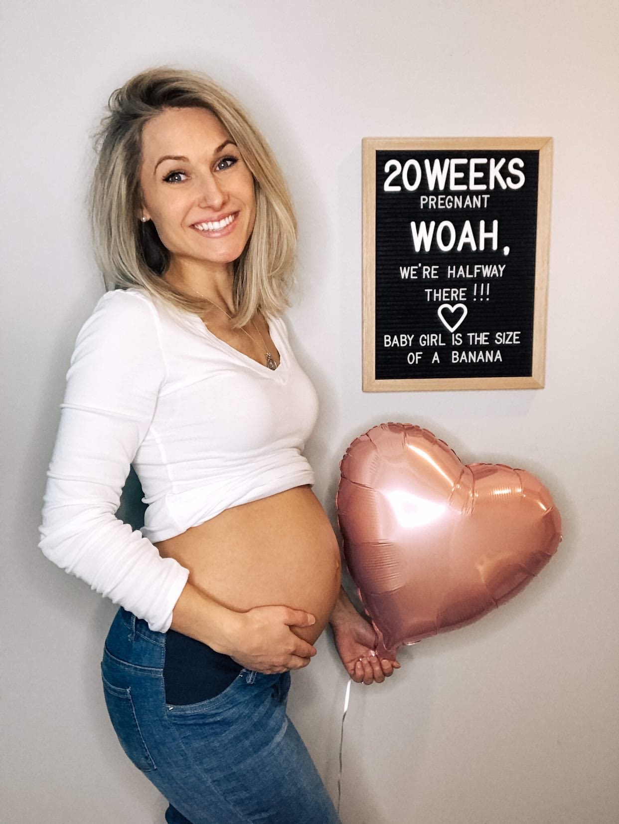 Maternity Style: 5 Cute Valentine's day Outfit Ideas - Dreaming Loud