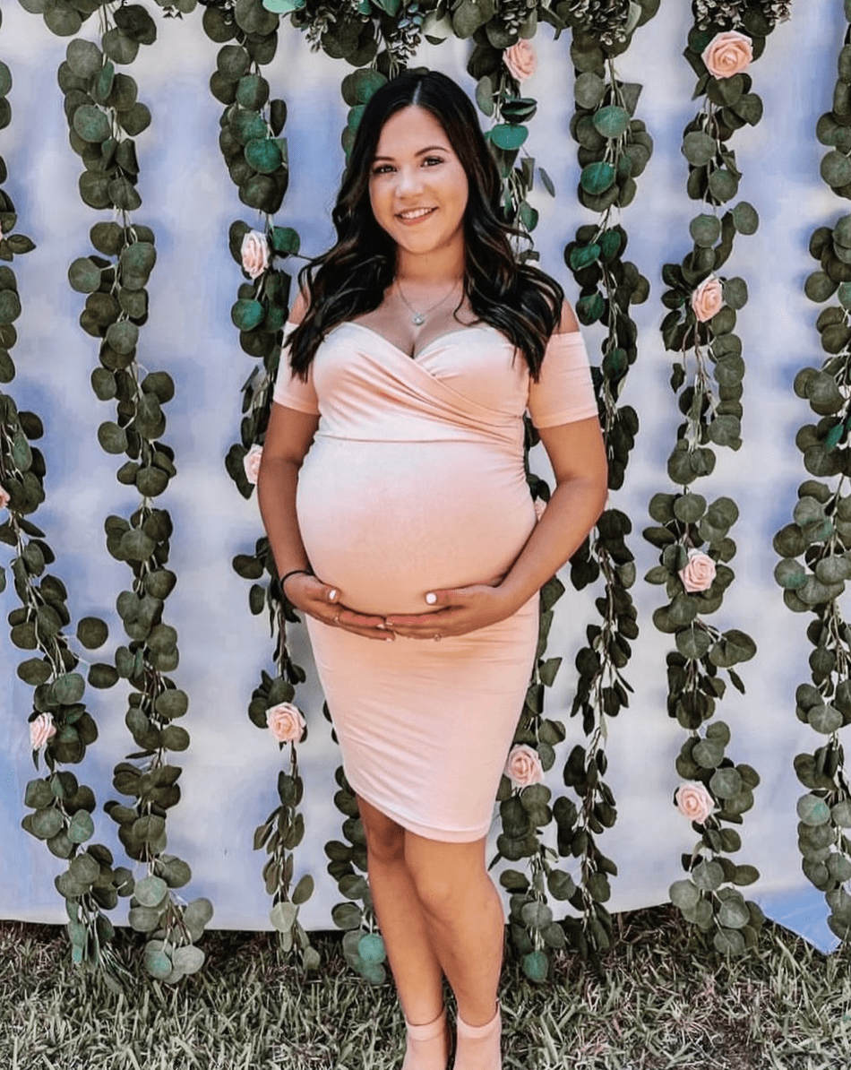 Cute maternity outfits 2025 for baby shower